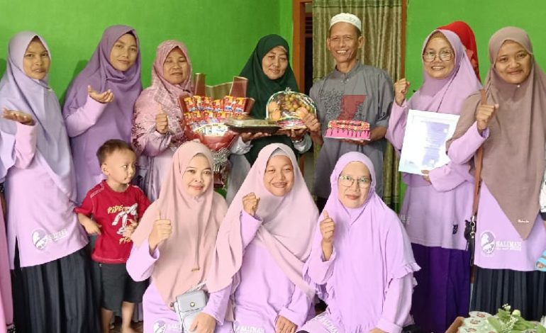  Peringati Hari Guru Nasional, Salimah Way Bungur Silaturahmi kepada Guru Teladan