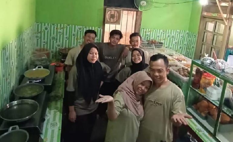 Warung “Seblak Viral” Desa Cimanuk Way Lima Pesawaran Kasih Promosi Menarik Tiap Jumat