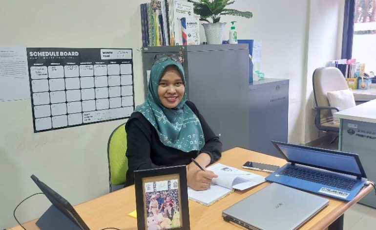  Dosen Pendidikan Bahasa Prancis FKIP Unila Setia Rini Raih Beasiswa ke Prancis, 3 Minggu Belajar di Vichy