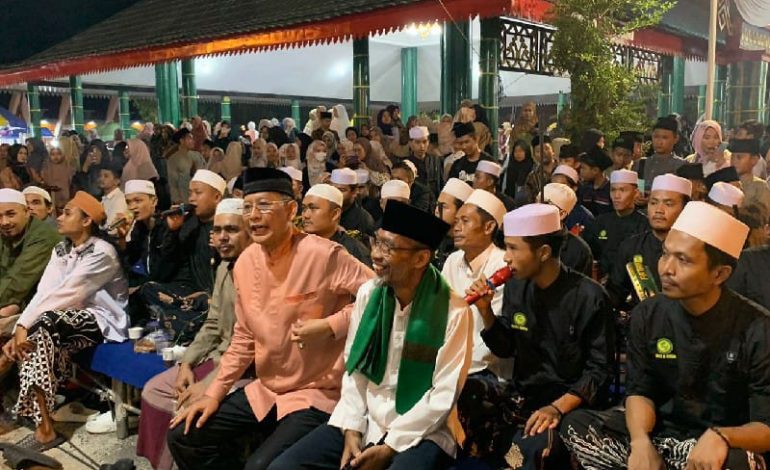  Bareng Pj Bupati Adi Erlansyah, Abdul Hakim Ikuti Pringsewu Berselawat
