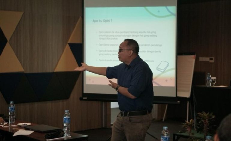  Adian Saputra Narasumber Pelatihan Menulis Opini BPS Kota Metro