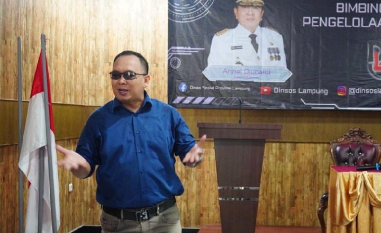  Adian Saputra Narasumber Bimtek Pengelolaan Media Sosial Gelaran Dinsos Lampung