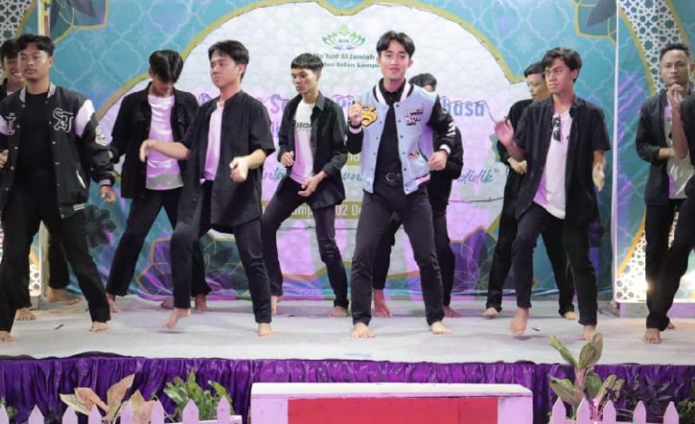  Dance ala Ricky Martin Pukau Penonton Muhadarah Kubra Mahad Al Jamiah UIN Raden Intan