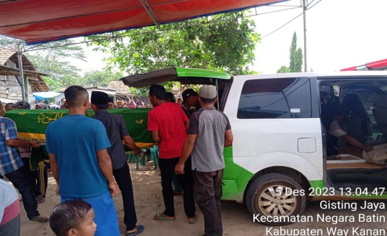  Ambulans IZI Lampung Antar Jenazah Warga Prasejahtera ke Gistingjaya Way Kanan