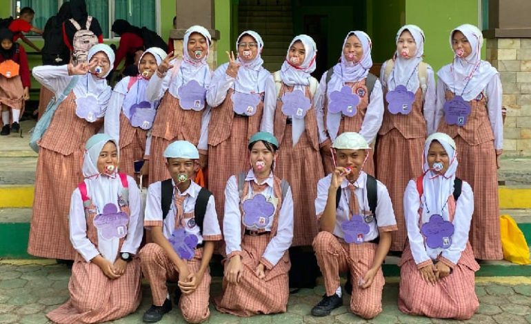  Lucu Deh! Peserta Diklat PMR Ini Mesti Pakai Empeng karena Satu Peserta Langgar Aturan