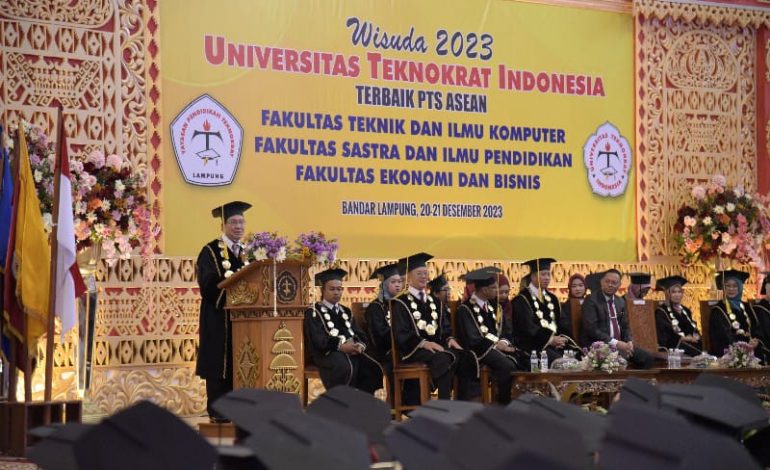  Gelar Wisuda, Universitas Teknokrat Indonesia Hasilkan Lulusan Siap Kompetisi Global