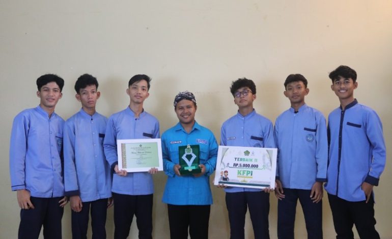  SMAIT Baitul Muslim Juara II Lomba Film Pendek Islami Kemenag Lampung