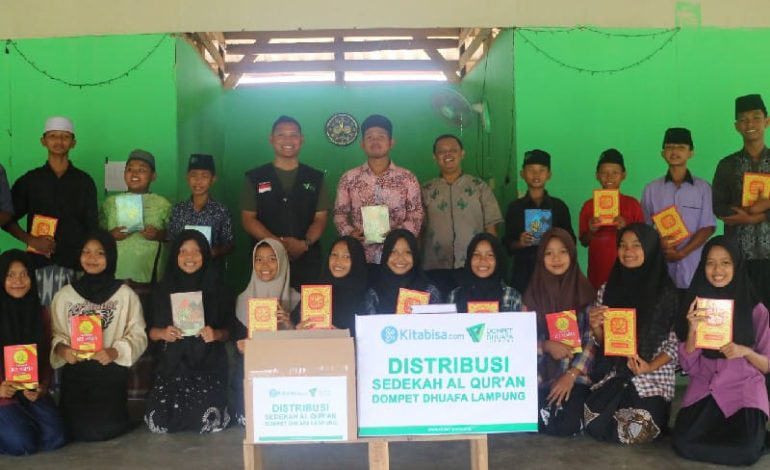 Tempuh 200-an Km, Dompet Dhuafa Lampung Salurkan Alquran Iqra dan Juz Amma di Mesuji