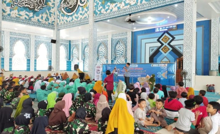  Kak Danang Dongeng Edukasi Cinta Palestina di 8 Sekolah Jatiagung