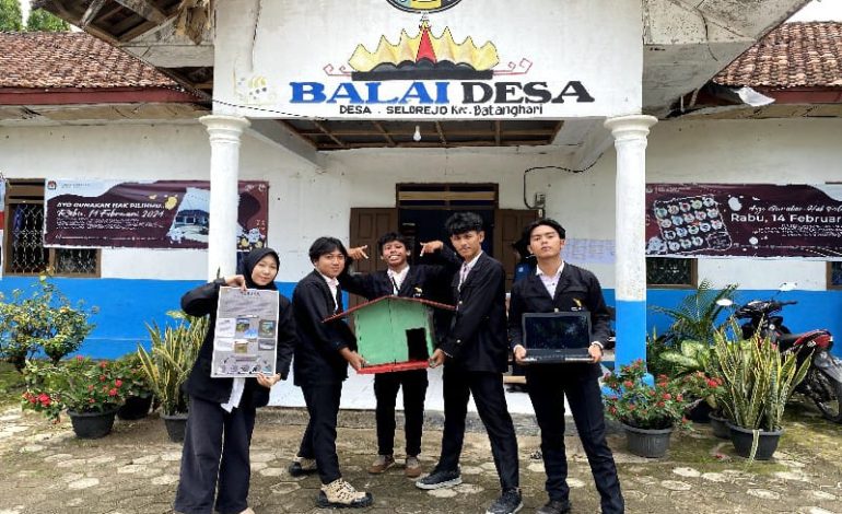  Mahasiswa KKN Itera Desa Selorejo Batanghari Lampung Timur Buat Rumah Burung Hantu