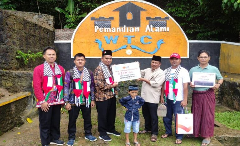  Peduli Palestina, Pokdarwis Way Tebing Ceppa Serahkan Donasi Palestina ke Rumah Zakat