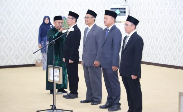  Rektor Unila Lusmeilia Afriani Lantik Dekan FMIPA
