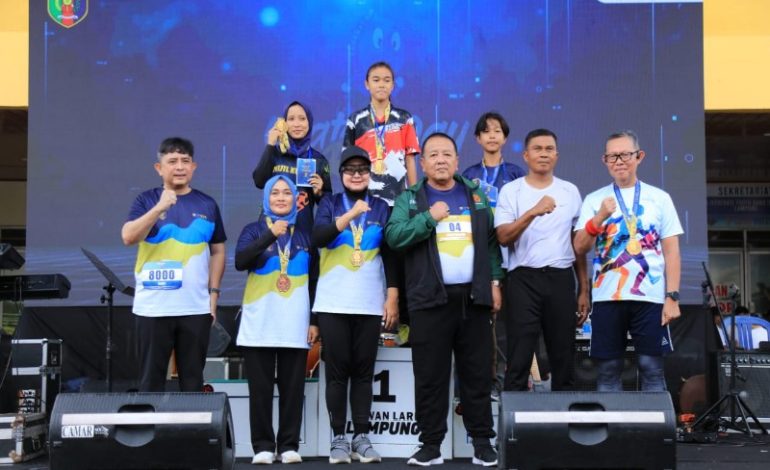  Gubernur Lampung Arinal Djunaidi Lepas Peserta Water Day Run
