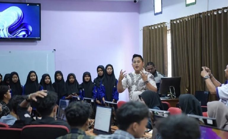 Universitas Teknokrat Indonesia Lokakarya Metaverse Siswa-Guru SMKN 1 Menggala