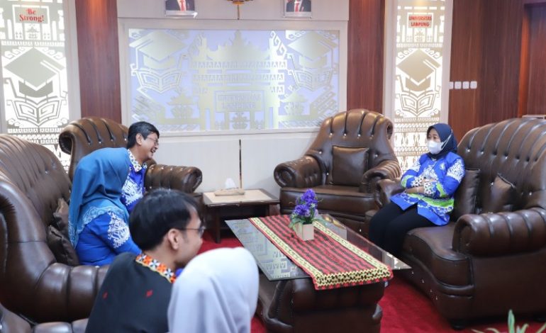  Rektor Lusmeilia Afriani Dukung Apotek Pendidikan Lingkup Kampus Unila