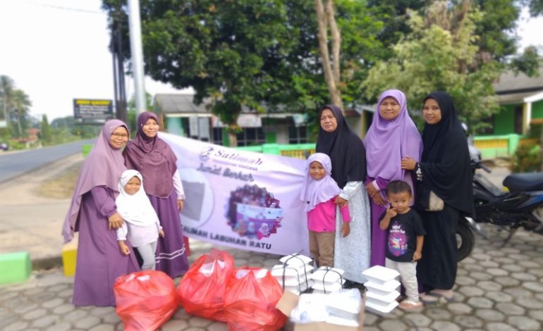  Salimah Labuhanratu Lampung Timur Berbagi Dua Ratusan Paket Makanan Berbuka Puasa
