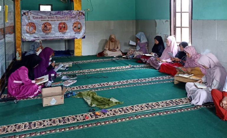  Salimah Pagelaran Pringsewu Khatmil Quran Bersama Anggota Majelis Taklim Baiturridwan