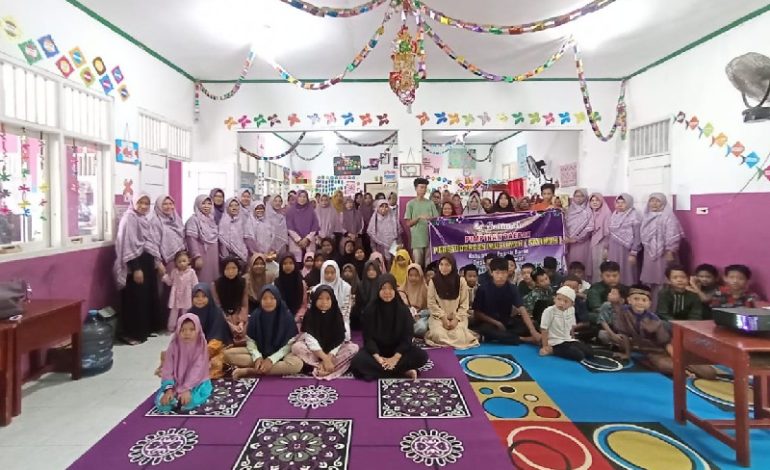  Salimah Pesisir Barat Berbagi Santunan dan Makanan Berbuka Puasa kepada Yatim-Duafa