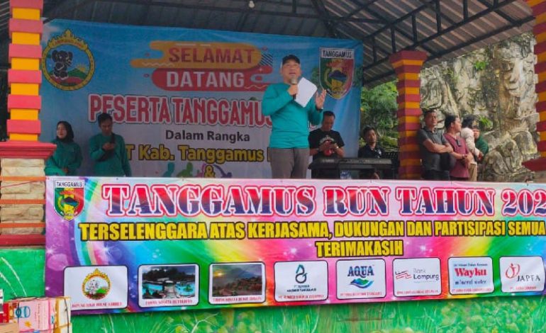  Penjabat Bupati Mulyadi Irsan Lepas Peserta Tanggamus Run