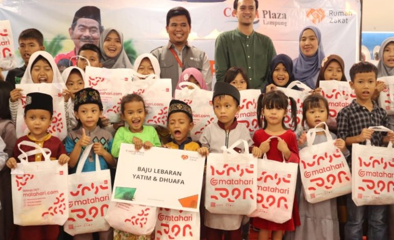  Central Plaza Lampung Ajak Rumah Zakat Belanja Bersama Yatim dan Duafa