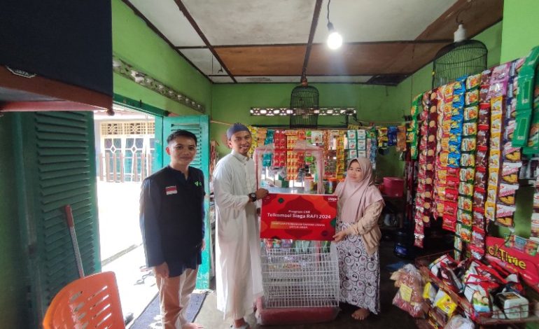  Dompet Dhuafa Lampung Salurkan CSR Telkomsel Bantu UMKM dan Renovasi Masjid-Musala