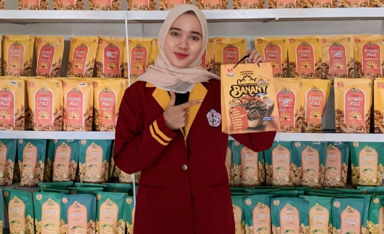  Magang Bersertifikat, Mahasiswi Universitas Teknokrat Indonesia Dinda Indah Jelita Bantu Pengembangan Produk Si Bintang Buah