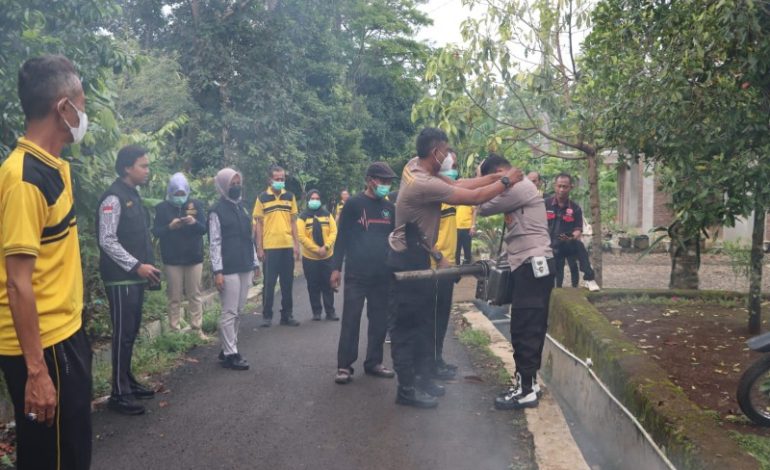  Antisipasi DBD, Polres-Dinas Kesehatan Tanggamus Fogging di Kotaagung Timur
