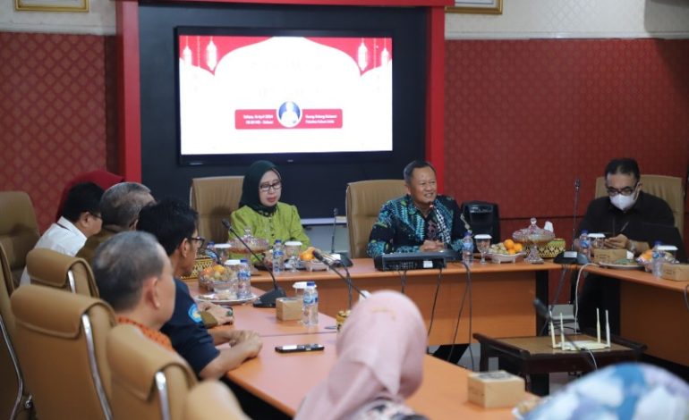  Rektor Unila Halalbihalal ke Beberapa Fakultas, Gedung Peradilan Semu FH akan Dibangun