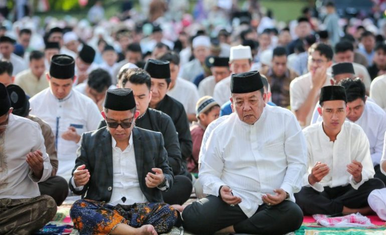  Gubernur Arinal dan Forkopimda Salat Id di Lapangan Korem 043 Garuda Hitam
