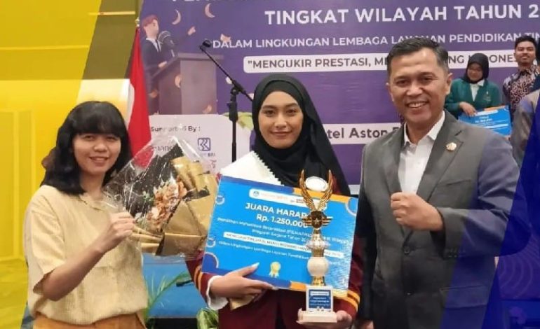 Shavina Lestiani Universitas Teknokrat Indonesia Mahasiswa Berprestasi LLDikti Wilayah II