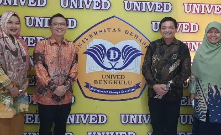  Dosen Universitas Teknokrat Indonesia Narasumber Seminar Unived Bengkulu