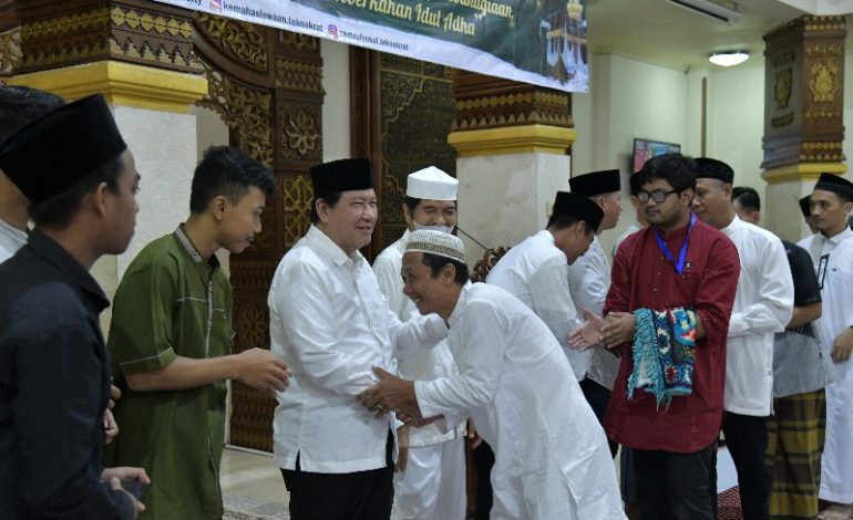  Keluarga Besar Universitas Teknokrat Indonesia Salat Id di Masjid Asmaul Yusuf