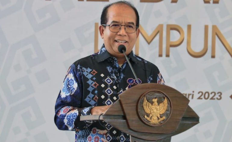 Ustaz Itu Bernama Gubernur Samsudin