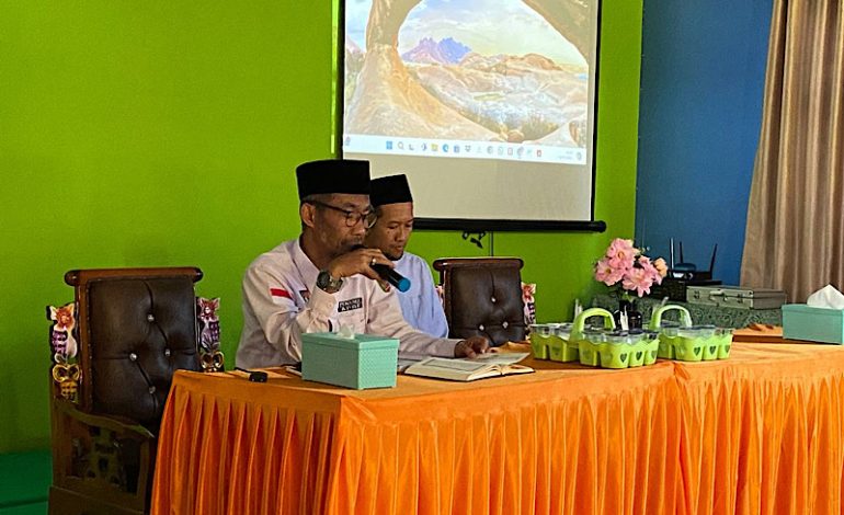 Senator Lampung Abdul Hakim Silaturahmi dengan Guru Swasta di Tulangbawang