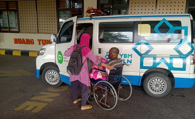  Ambulans IZI Lampung Antar-Jemput Pasien Kanker Nasofaring Pengobatan di RSUDAM