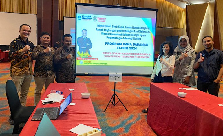  Dosen Universitas Teknokrat Indonesia Dedi Darwis Raih Hibah Matching Fund Kedaireka 2024 dengan Karya Digital Smart Boat