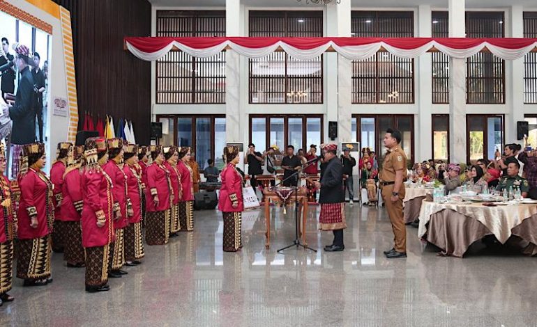  Dikukuhkan Pj Gubernur Samsudin, Ketua DPP Mighrul Lappung Bersatu Dwita Ria Gunadi Siap Kolaborasi