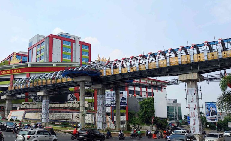  Target Bulan Depan Selesai, Pekerja Kebut Jembatan Penyeberangan Orang Siger Milenial