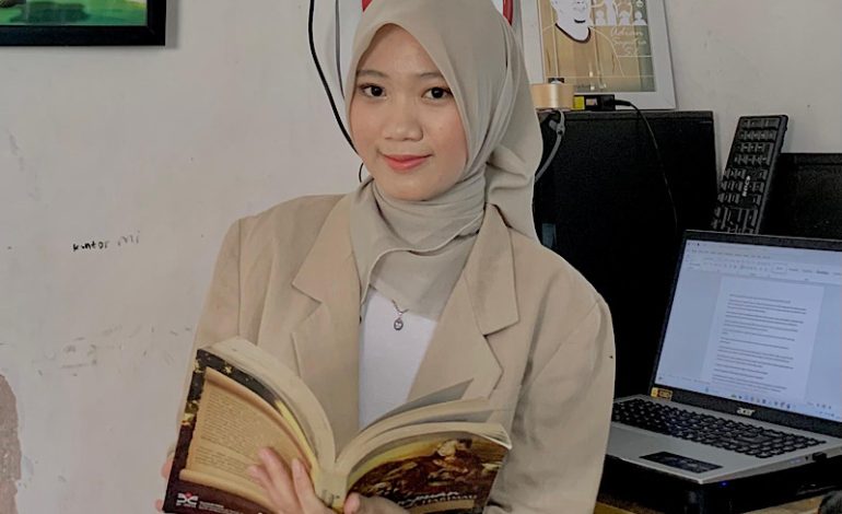  Model Lampung Mahasiswi Unila Selvia Ajak Anak Muda Asal Sukau Lambar Kreatif Inovatif