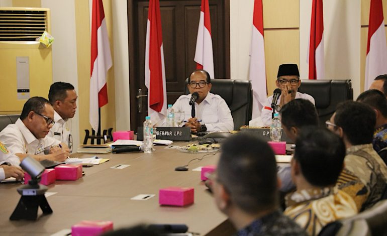  Dampingi Pj Gubernur Samsudin Terima Abdul Hakim, Kadis Pendidikan Sulpakar Jelaskan Temuan Penting PPDB