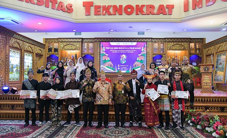  Universitas Teknokrat Indonesia Gelar Pentas Seni dan Lepas PMM, Rektor: Jadilah Sang Juara!
