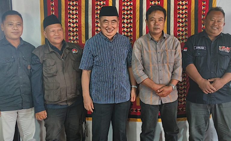  Pengurus Ruang Jurnalis Nusantara Tanggamus Silaturahmi dengan Moh Saleh Asnawi