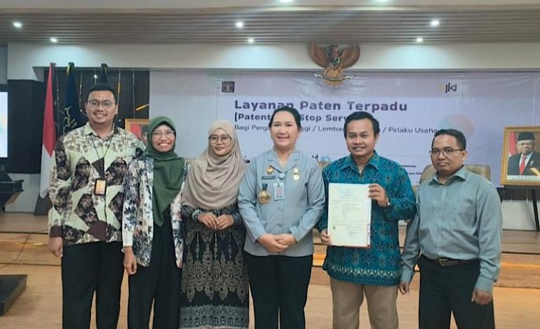  Dosen Universitas Teknokrat Indonesia Raih Paten Pengering Bunga & Tanaman Herbal