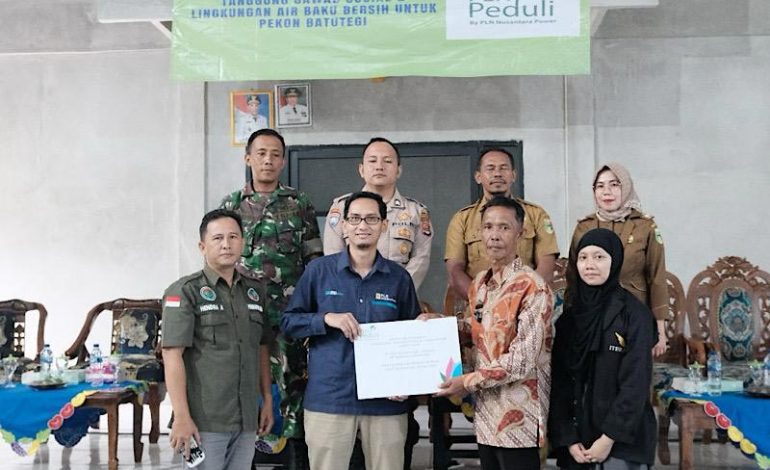  PLN Nusantara Power UP Bandar Lampung Bantu Instalasi Air Bersih Untuk Masyarakat Desa Batutegi