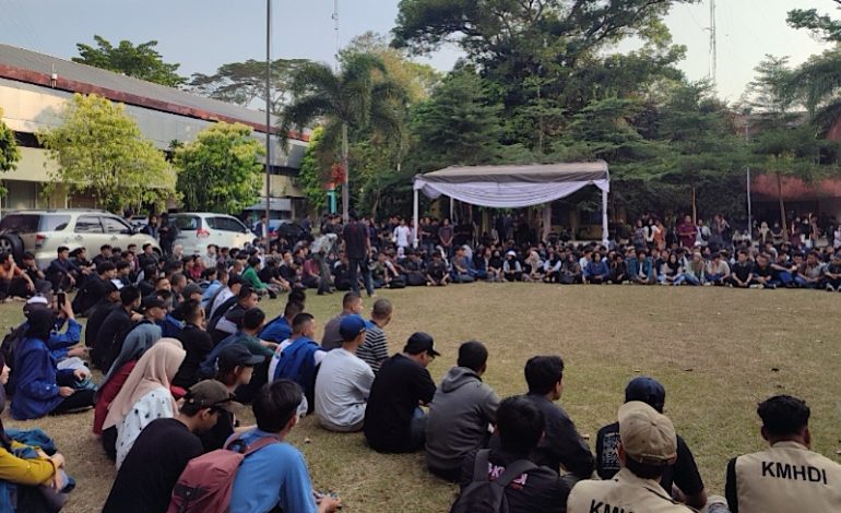  Di Balai Rektorat Unila Mahasiswa dan Masyarakat Sipil Bentuk Aliansi Lampung Menggugat