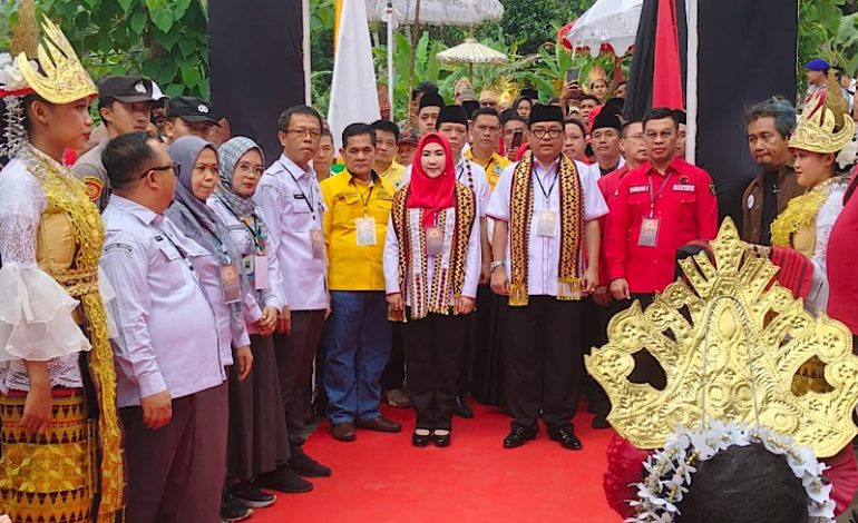  Dewi Handajani-Ammar Sirajudin Daftar KPU Tanggamus, Warga Harap Pasar Talang Padang dan Infrastruktur Jalan Dibenahi