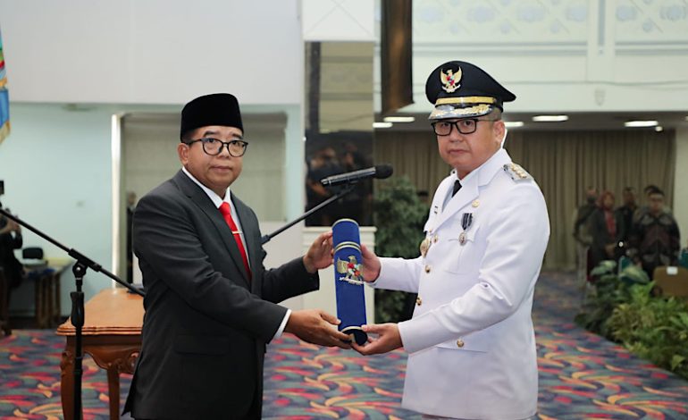 Pj Gubernur Lampung Samsudin Lantik Ferli Yuledi Pj Bupati Tulangbawang