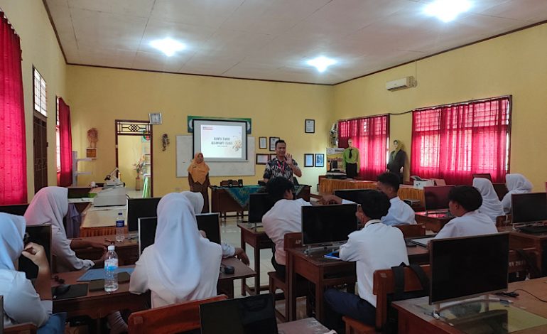  Siswa Pemasaran SMKN 1 Terbanggi Besar Ikuti Alfamart Class, Alumni Kerja tanpa Tes Gaji Lebih Tinggi