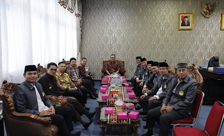 Sekdaprov Fahrizal Darminto Terima DPW LDII Lampung, Apresiasi 29 Karakter Luhur