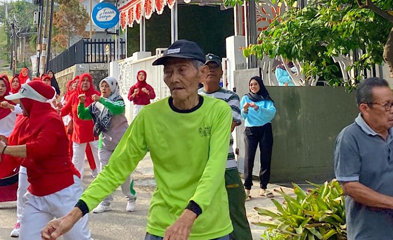  Bangkitkan Cinta Tanah Air, Teras Senja Lampung Lomba Bareng Veteran dan Lansia